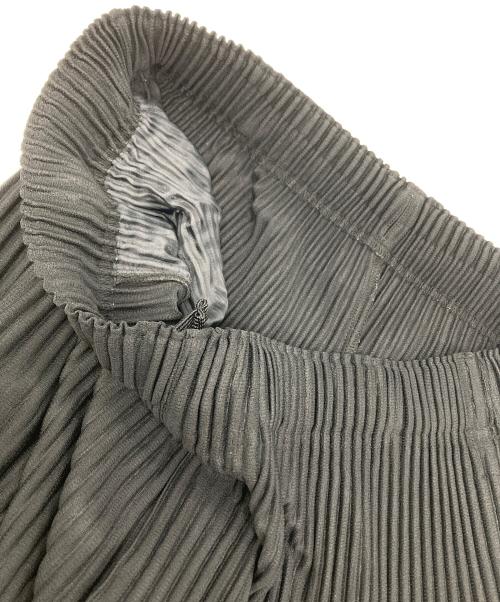 HOMME PLISSE ISSEY MIYAKE（オム プリッセ イッセイ ミヤケ）HOMME PLISSE ISSEY MIYAKE (オム プリッセ イッセイ ミヤケ) HP55JF451　ベーシック プリーツパンツ ブラック サイズ:2の古着・服飾アイテム