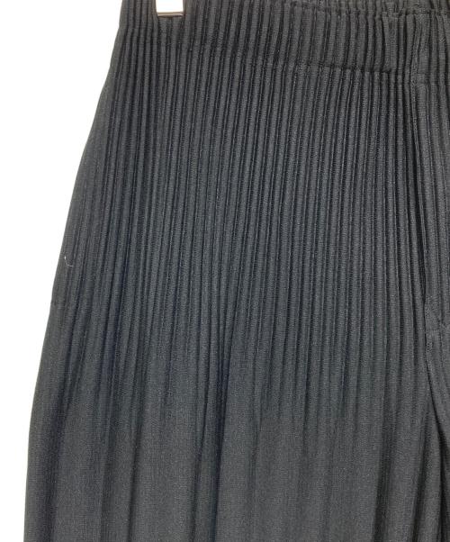 HOMME PLISSE ISSEY MIYAKE（オム プリッセ イッセイ ミヤケ）HOMME PLISSE ISSEY MIYAKE (オム プリッセ イッセイ ミヤケ) HP55JF451　ベーシック プリーツパンツ ブラック サイズ:2の古着・服飾アイテム