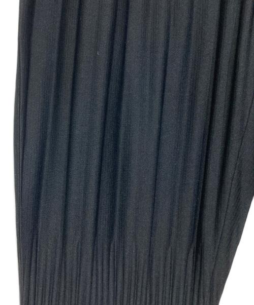 HOMME PLISSE ISSEY MIYAKE（オム プリッセ イッセイ ミヤケ）HOMME PLISSE ISSEY MIYAKE (オム プリッセ イッセイ ミヤケ) HP55JF451　ベーシック プリーツパンツ ブラック サイズ:2の古着・服飾アイテム