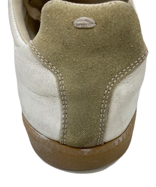 Maison Margiela（メゾンマルジェラ）Maison Margiela (メゾンマルジェラ) ジャーマントレーナー ベージュ×ホワイト サイズ:41の古着・服飾アイテム