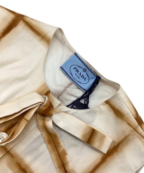 PRADA（プラダ）PRADA (プラダ) ノースリーブ ウエストギャザーワンピース　P3B37 ベージュ×ホワイト サイズ:44Sの古着・服飾アイテム