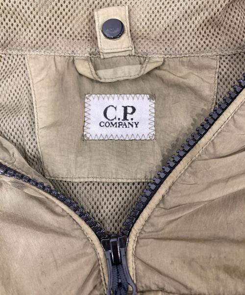 C.P COMPANY（シーピーカンパニー）C.P COMPANY (シーピーカンパニー) ゴーグル付ナイロンパーカーベスト オリーブ サイズ:50の古着・服飾アイテム