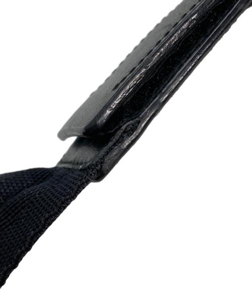 PRADA（プラダ）PRADA (プラダ) トライアングルロゴナイロンショルダーバッグ ブラックの古着・服飾アイテム