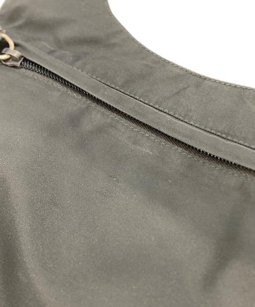 PRADA（プラダ）PRADA (プラダ) トライアングルロゴナイロンショルダーバッグ ブラックの古着・服飾アイテム