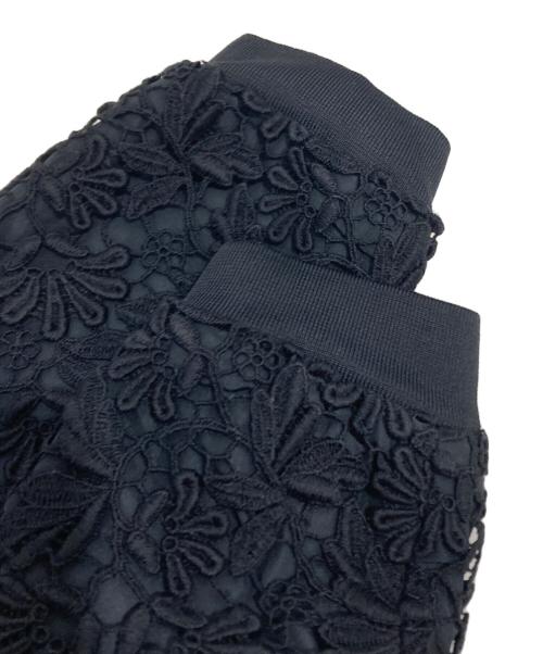 MONCLER（モンクレール）MONCLER (モンクレール) Black Flowers Embroidered Light Jacket ブラック サイズ:2の古着・服飾アイテム