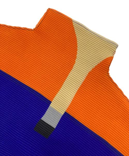 me ISSEY MIYAKE（ミーイッセイ ミヤケ）me ISSEY MIYAKE (ミーイッセイ ミヤケ) デザインハイネックプリーツカットソー ネイビー×オレンジ サイズ:不明の古着・服飾アイテム