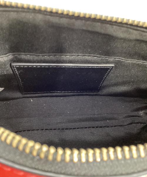 MARC JACOBS（マークジェイコブス）MARC JACOBS (マークジェイコブス) スナップショット ショルダーバッグ ブラック×レッドの古着・服飾アイテム
