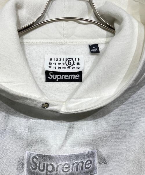 MM6 Maison Margiela（エムエムシックスメゾンマルジェラ）MM6 Maison Margiela (エムエムシックスメゾンマルジェラ) SUPREME (シュプリーム) Foil Box Logo Hooded Sweatshirt ホワイト×シルバー サイズ:Mの古着・服飾アイテム