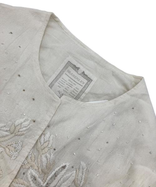 BEARDSLEY（ビアズリー）BEARDSLEY (ビアズリー) ハンド刺繍裾フリルジャケット ホワイト サイズ:Freeの古着・服飾アイテム