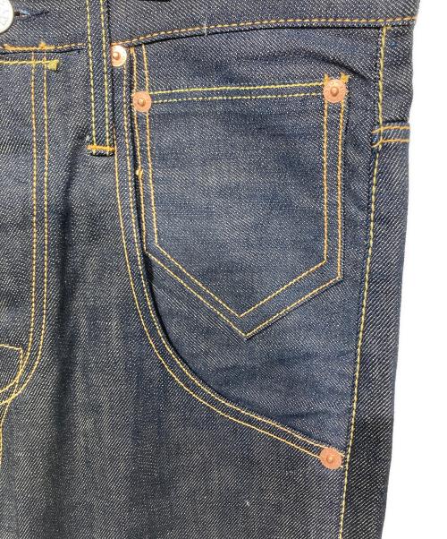 JUNYA WATANABE MAN（ジュンヤワタナベマン）JUNYA WATANABE MAN (ジュンヤワタナベマン) LEVI'S (リーバイス) デニムパンツ インディゴ サイズ:XSの古着・服飾アイテム