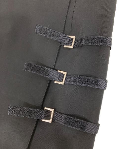 PRADA（プラダ）PRADA (プラダ) 3連ベルト 巻きスカート ブラック サイズ:40の古着・服飾アイテム
