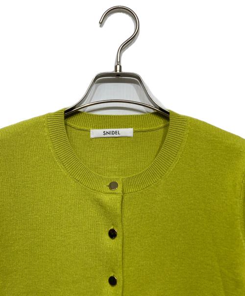 Snidel（スナイデル）Snidel (スナイデル) Sustainableニットカーデ×ティアードスカートセット ホワイト×グリーンの古着・服飾アイテム