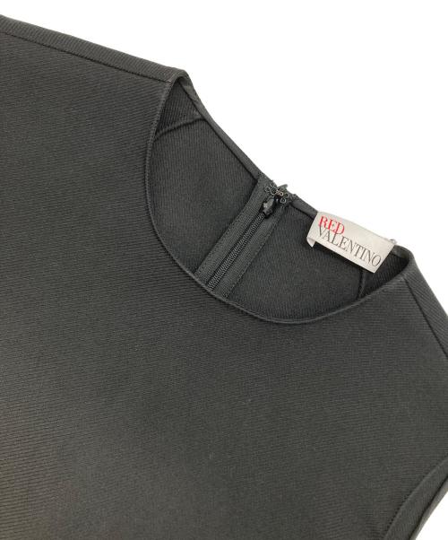 RED VALENTINO（レッドヴァレンティノ）RED VALENTINO (レッドヴァレンティノ) ノースリーブワンピース ブラック サイズ:38の古着・服飾アイテム