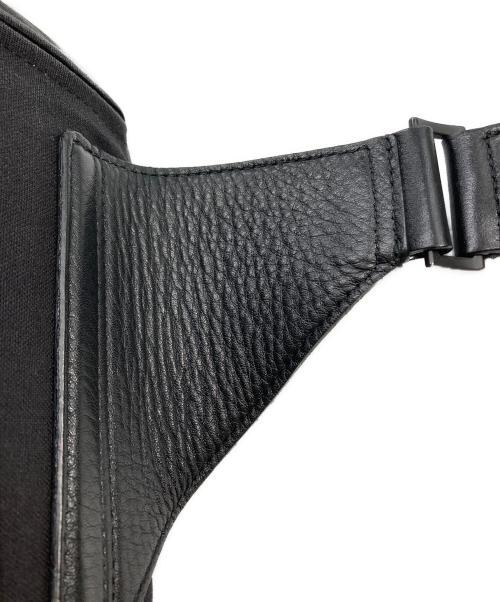 objcts.io（オブジェクツアイオー）objcts.io (オブジェクツアイオー) BELT BAG FOR LAPTOP ブラックの古着・服飾アイテム