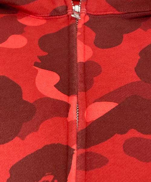 A BATHING APE（アベイシングエイプ）A BATHING APE (アベイシングエイプ) Color Camo Shark Full Zip Hoodie レッド サイズ:XLの古着・服飾アイテム