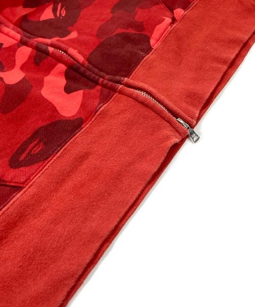 A BATHING APE（アベイシングエイプ）A BATHING APE (アベイシングエイプ) Color Camo Shark Full Zip Hoodie レッド サイズ:XLの古着・服飾アイテム