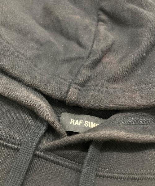 RAF SIMONS（ラフシモンズ）RAF SIMONS (ラフシモンズ) Classic Hoodie Christiane&Detlef ブラック サイズ:Mの古着・服飾アイテム