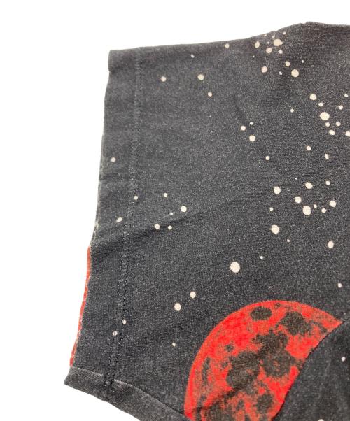 GUCCI（グッチ）GUCCI (グッチ) スネークスペースプリントTシャツ　457936-X3G51 ブラック サイズ:Lの古着・服飾アイテム