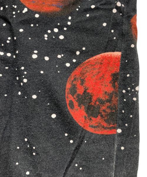 GUCCI（グッチ）GUCCI (グッチ) スネークスペースプリントTシャツ　457936-X3G51 ブラック サイズ:Lの古着・服飾アイテム