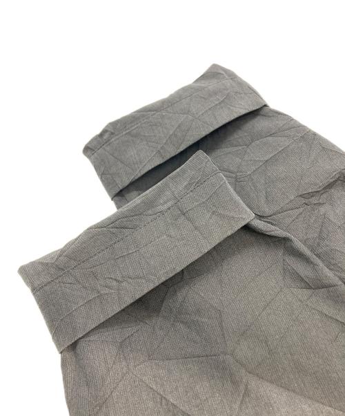 ISSEY MIYAKE MEN（イッセイミヤケメン）ISSEY MIYAKE MEN (イッセイミヤケメン) シワ加工テーラードジャケット グレー サイズ:4の古着・服飾アイテム