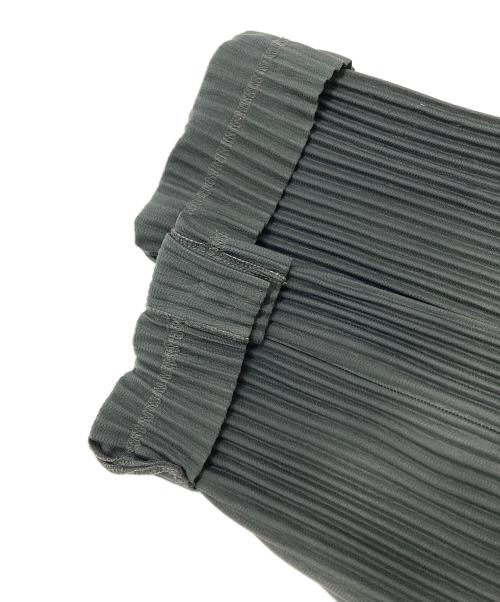 HOMME PLISSE ISSEY MIYAKE（オム プリッセ イッセイ ミヤケ）HOMME PLISSE ISSEY MIYAKE (オム プリッセ イッセイ ミヤケ) テーラードプリーツジャケット グレー サイズ:4の古着・服飾アイテム