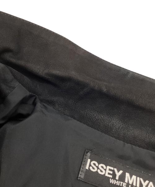ISSEY MIYAKE（イッセイミヤケ）ISSEY MIYAKE (イッセイミヤケ) 比翼 カウレザージャケット ブラック サイズ:2の古着・服飾アイテム