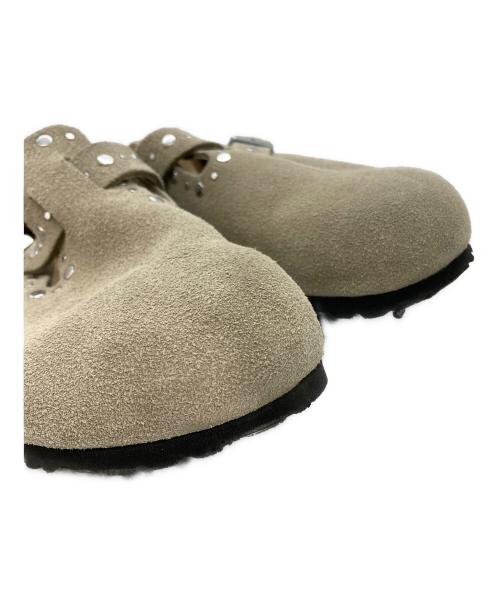 BIRKENSTOCK（ビルケンシュトック）BIRKENSTOCK (ビルケンシュトック) Boston Rivet LEVE Taupe 1030418 ベージュ サイズ:US8の古着・服飾アイテム