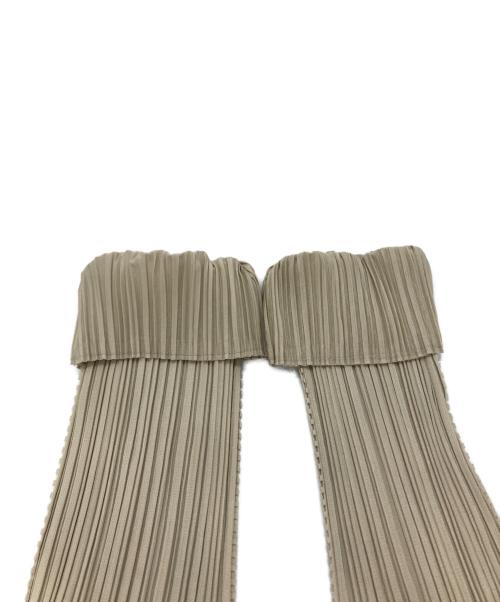 PLEATS PLEASE（プリーツプリーズ）PLEATS PLEASE (プリーツプリーズ) プリーツカーディガン　PP33-JO124 ベージュ サイズ:3の古着・服飾アイテム