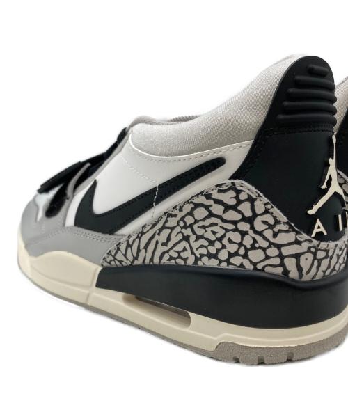NIKE（ナイキ）NIKE (ナイキ) Air Jordan Legacy 312 Low CD7069-101 グレー×ホワイト サイズ:US9.5 未使用品の古着・服飾アイテム