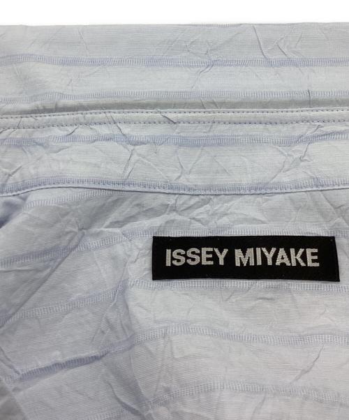 ISSEY MIYAKE（イッセイミヤケ）ISSEY MIYAKE (イッセイミヤケ) シワ加工ストライプシャツ ブルー サイズ:3の古着・服飾アイテム