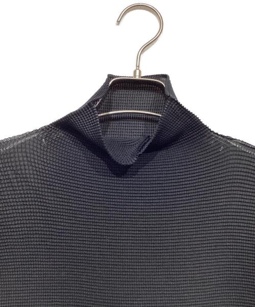 me ISSEY MIYAKE（ミーイッセイ ミヤケ）me ISSEY MIYAKE (ミーイッセイ ミヤケ) ハイネックカットソー ブラック サイズ:不明の古着・服飾アイテム