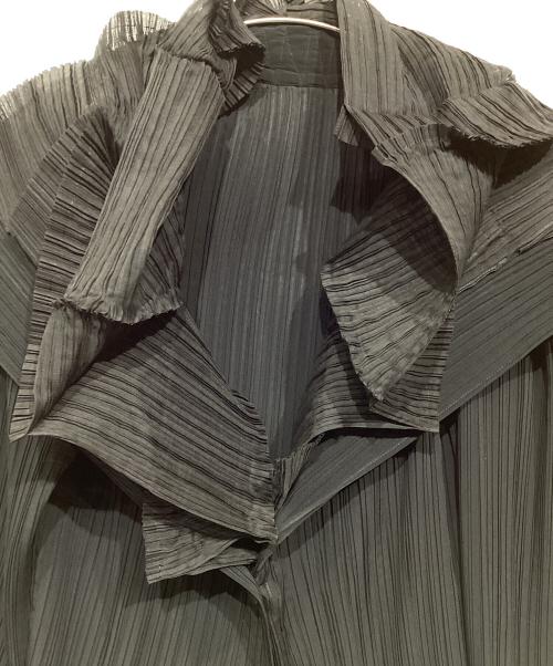 ISSEY MIYAKE（イッセイミヤケ）ISSEY MIYAKE (イッセイミヤケ) 多重襟 レイヤードデザインプリーツジャケット ブラック サイズ:2の古着・服飾アイテム