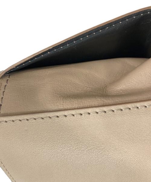 LOEWE（ロエベ）LOEWE (ロエベ) アナグラム トライフォールド ウォレット ベージュの古着・服飾アイテム