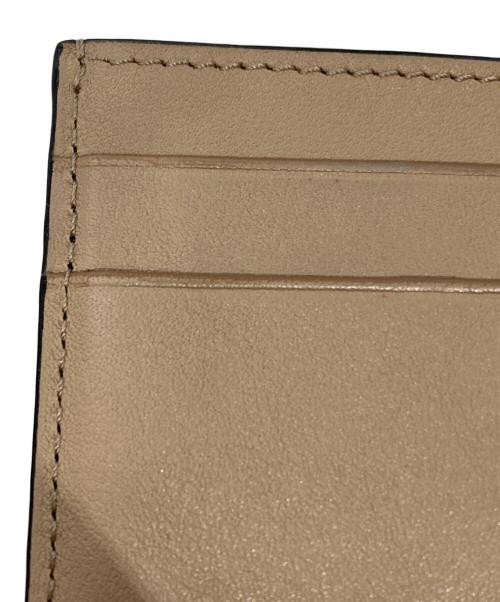 LOEWE（ロエベ）LOEWE (ロエベ) アナグラム トライフォールド ウォレット ベージュの古着・服飾アイテム