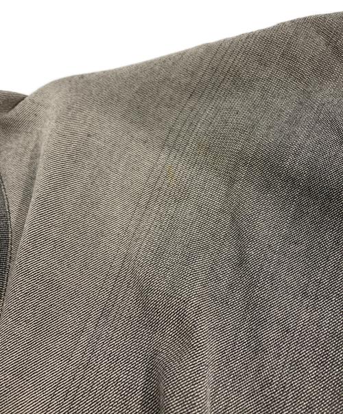 ISSEY MIYAKE（イッセイミヤケ）ISSEY MIYAKE (イッセイミヤケ) デザインプルオーバーシャツ ブラック×グレー サイズ:Mの古着・服飾アイテム