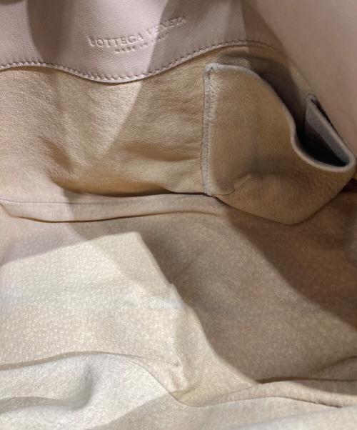 BOTTEGA VENETA（ボッテガベネタ）BOTTEGA VENETA (ボッテガベネタ) イントレチャート ミディアム カンパーナバッグ ベージュの古着・服飾アイテム