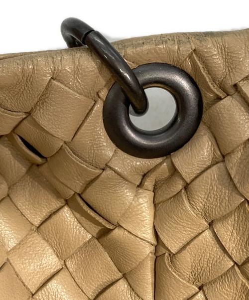 BOTTEGA VENETA（ボッテガベネタ）BOTTEGA VENETA (ボッテガベネタ) イントレチャート ミディアム カンパーナバッグ ベージュの古着・服飾アイテム