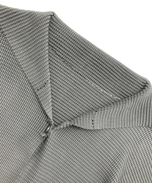 me ISSEY MIYAKE（ミーイッセイ ミヤケ）me ISSEY MIYAKE (ミーイッセイ ミヤケ) プリーツカーディガン グレー サイズ:-の古着・服飾アイテム