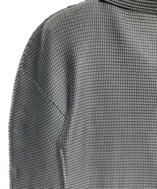 me ISSEY MIYAKE（ミーイッセイ ミヤケ）me ISSEY MIYAKE (ミーイッセイ ミヤケ) プリーツカーディガン グレー サイズ:-の古着・服飾アイテム