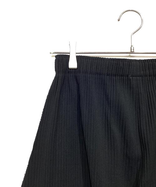 me ISSEY MIYAKE（ミーイッセイ ミヤケ）me ISSEY MIYAKE (ミーイッセイ ミヤケ) デザインプリーツワイドパンツ ブラック サイズ:不明の古着・服飾アイテム