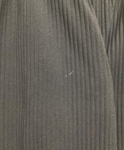 me ISSEY MIYAKE（ミーイッセイ ミヤケ）me ISSEY MIYAKE (ミーイッセイ ミヤケ) デザインプリーツワイドパンツ ブラック サイズ:不明の古着・服飾アイテム