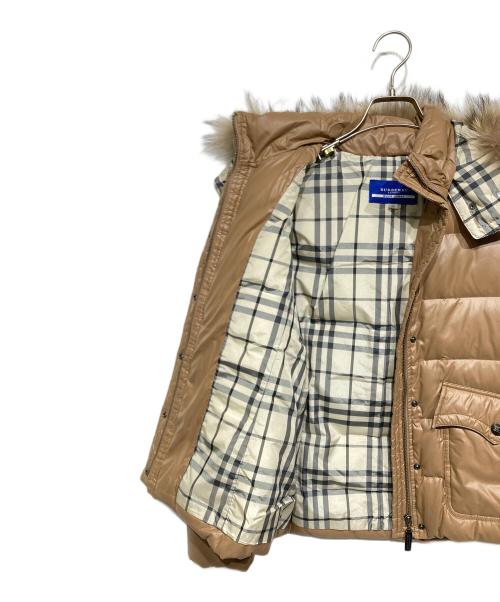 BURBERRY BLUE LABEL（バーバリー ブルー レーベル）BURBERRY BLUE LABEL (バーバリー ブルー レーベル) ファーフード付きショートダウンジャケット ブラウン サイズ:38の古着・服飾アイテム