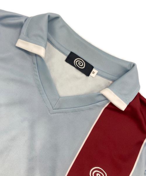 SOL soonerorlater（スーナーオアレイター）SOL soonerorlater (スーナーオアレイター) Cursive Logo Soccer Shirt スカイブルー サイズ:Mの古着・服飾アイテム