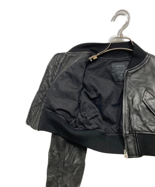 s'yte（サイト）s'yte (サイト) SEMI-VEGETABLE TANNED SHEEP LEATHER CROPPED BOMBER JACKET ブラック サイズ:2の古着・服飾アイテム