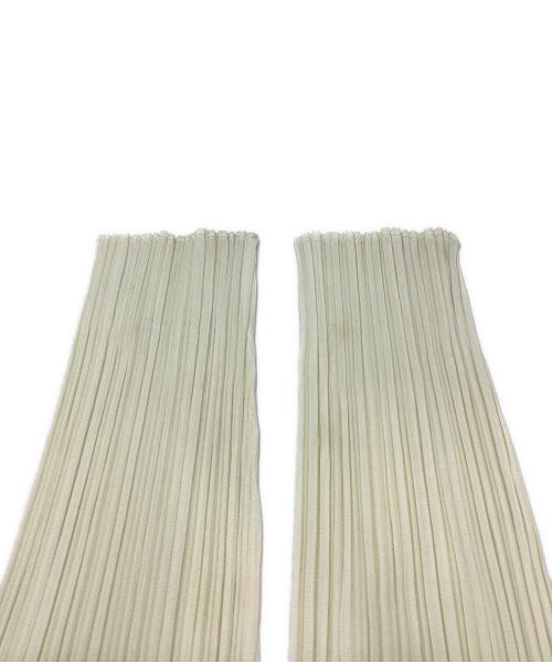 PLEATS PLEASE（プリーツプリーズ）PLEATS PLEASE (プリーツプリーズ) ハイネックプリーツカットソー PP04-JK604 アイボリー サイズ:4の古着・服飾アイテム