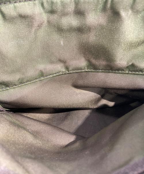 PRADA（プラダ）PRADA (プラダ) ナイロンショルダーバッグ オリーブの古着・服飾アイテム