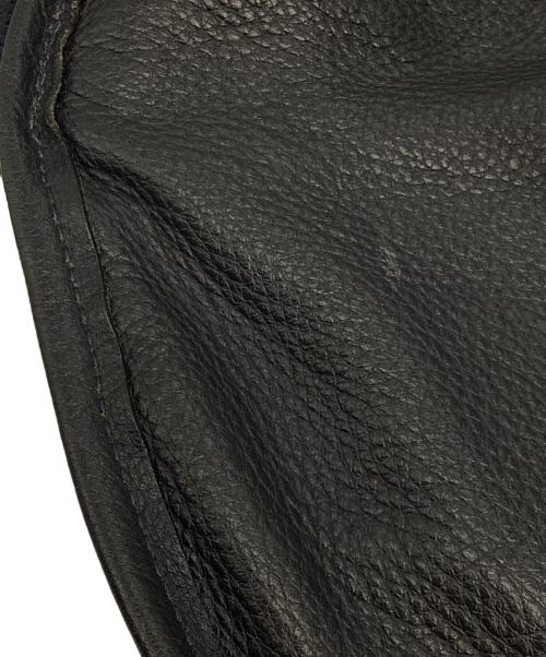 Felisi（フェリージ）Felisi (フェリージ) ソフトシュリンクレザー ボディーバッグ ネイビーの古着・服飾アイテム