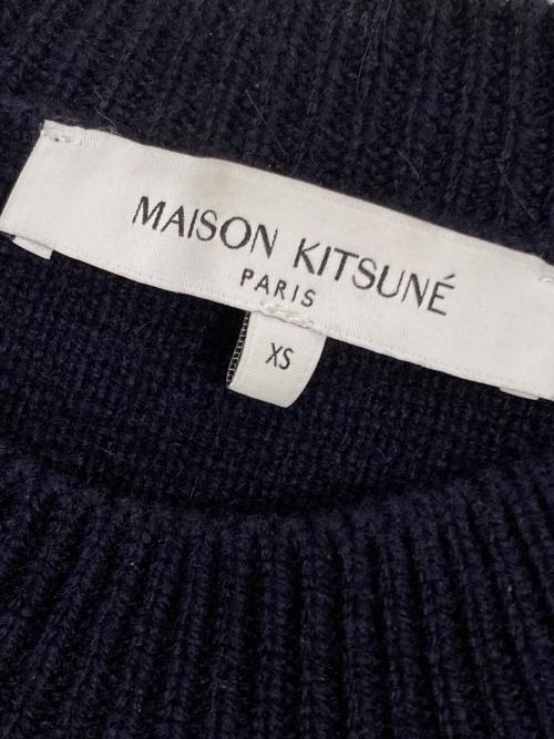 maison kitsune（メゾンキツネ）MAISON KITSUNE (メゾンキツネ) フォックスヘッド ミラノリブウール クルーネックセーター ネイビー サイズ:XSの古着・服飾アイテム