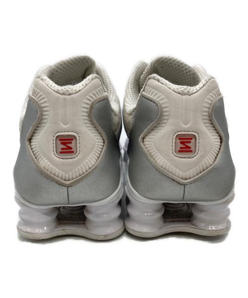 NIKE（ナイキ）NIKE (ナイキ) WMNS SHOX TL ローカットスニーカー（ウィメンズ ショックス TL ローカットスニーカー） ホワイト×グレー サイズ:28の古着・服飾アイテム