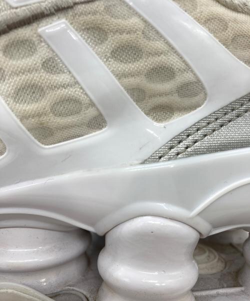 NIKE（ナイキ）NIKE (ナイキ) WMNS SHOX TL ローカットスニーカー（ウィメンズ ショックス TL ローカットスニーカー） ホワイト×グレー サイズ:28の古着・服飾アイテム
